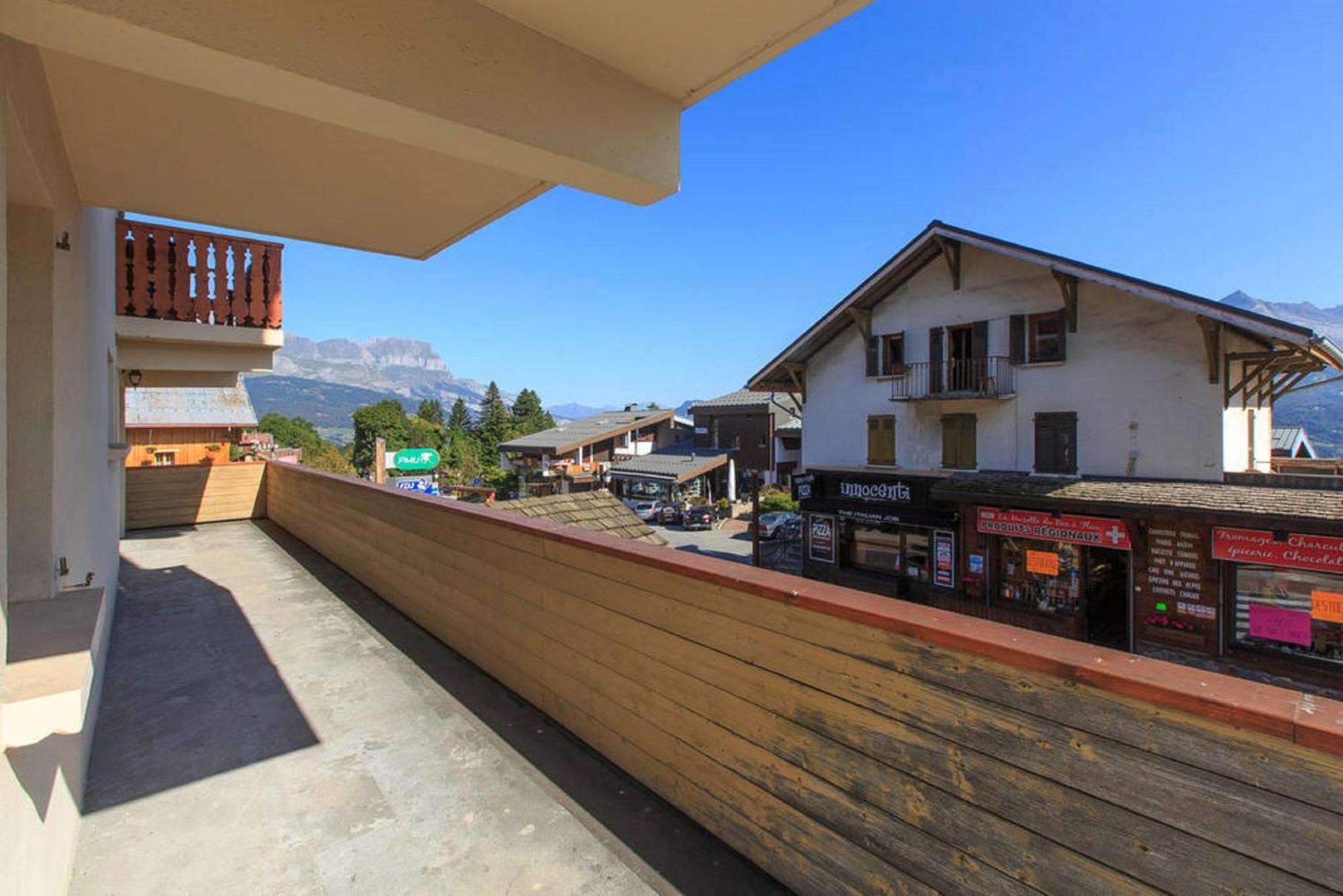 Les Aiguilles De Warens Aparthotel Combloux Exteriör bild