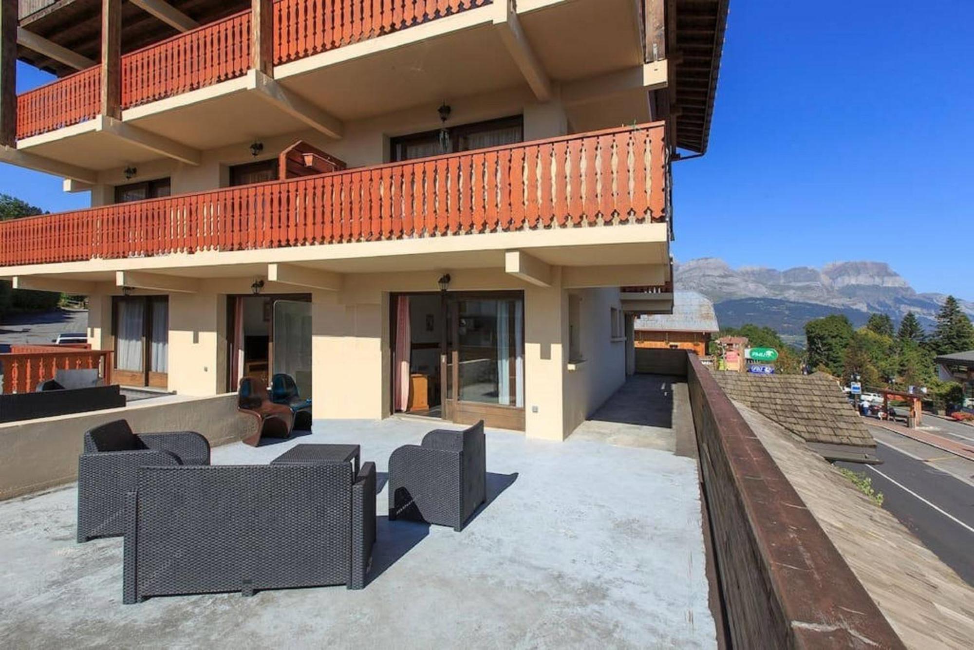 Les Aiguilles De Warens Aparthotel Combloux Exteriör bild